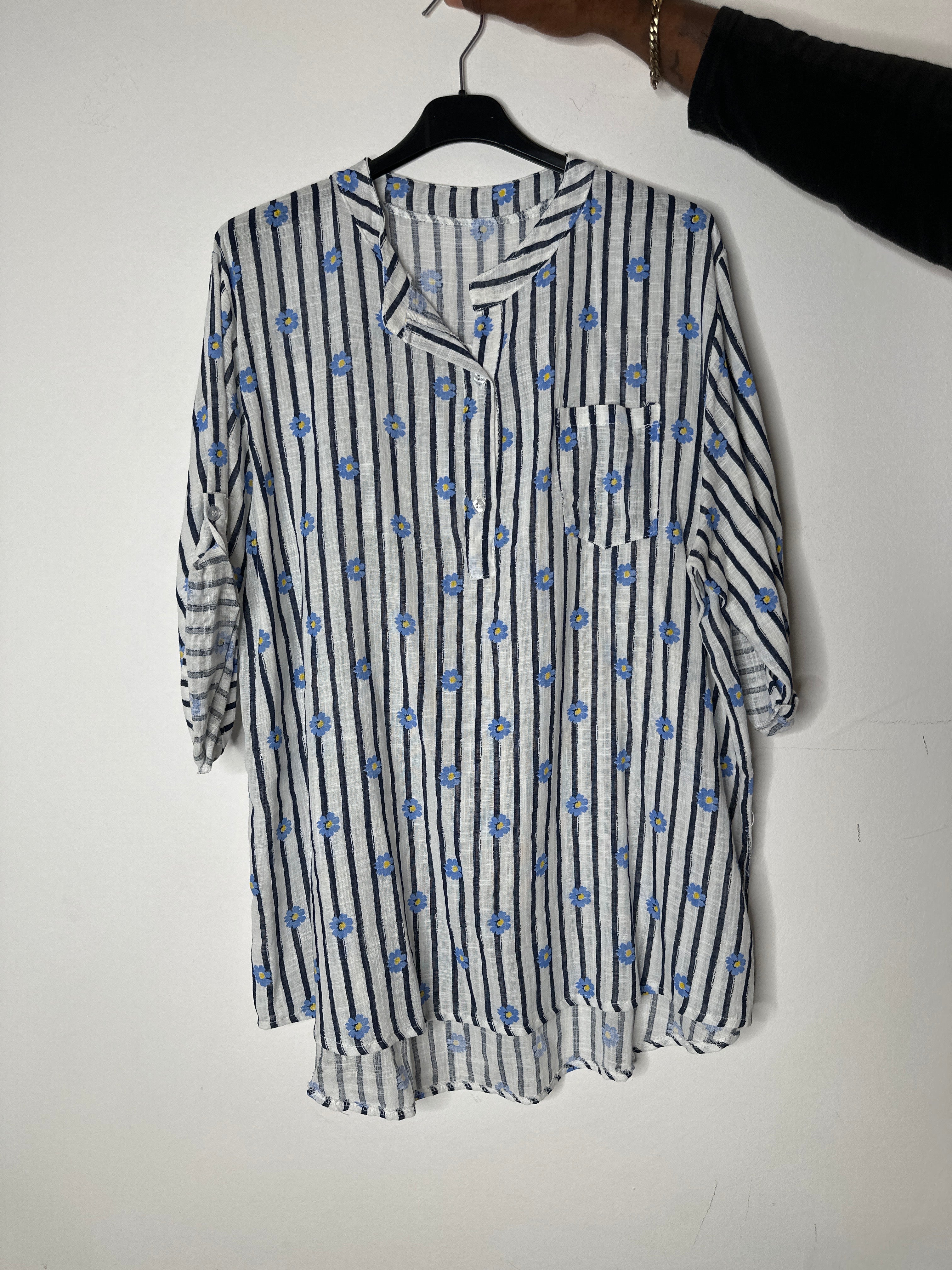 Stribet skjorte med blomster - ITJULI25 by NDJ