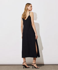 Access Fashion Kjole med V-hals og slids by Access Fashion