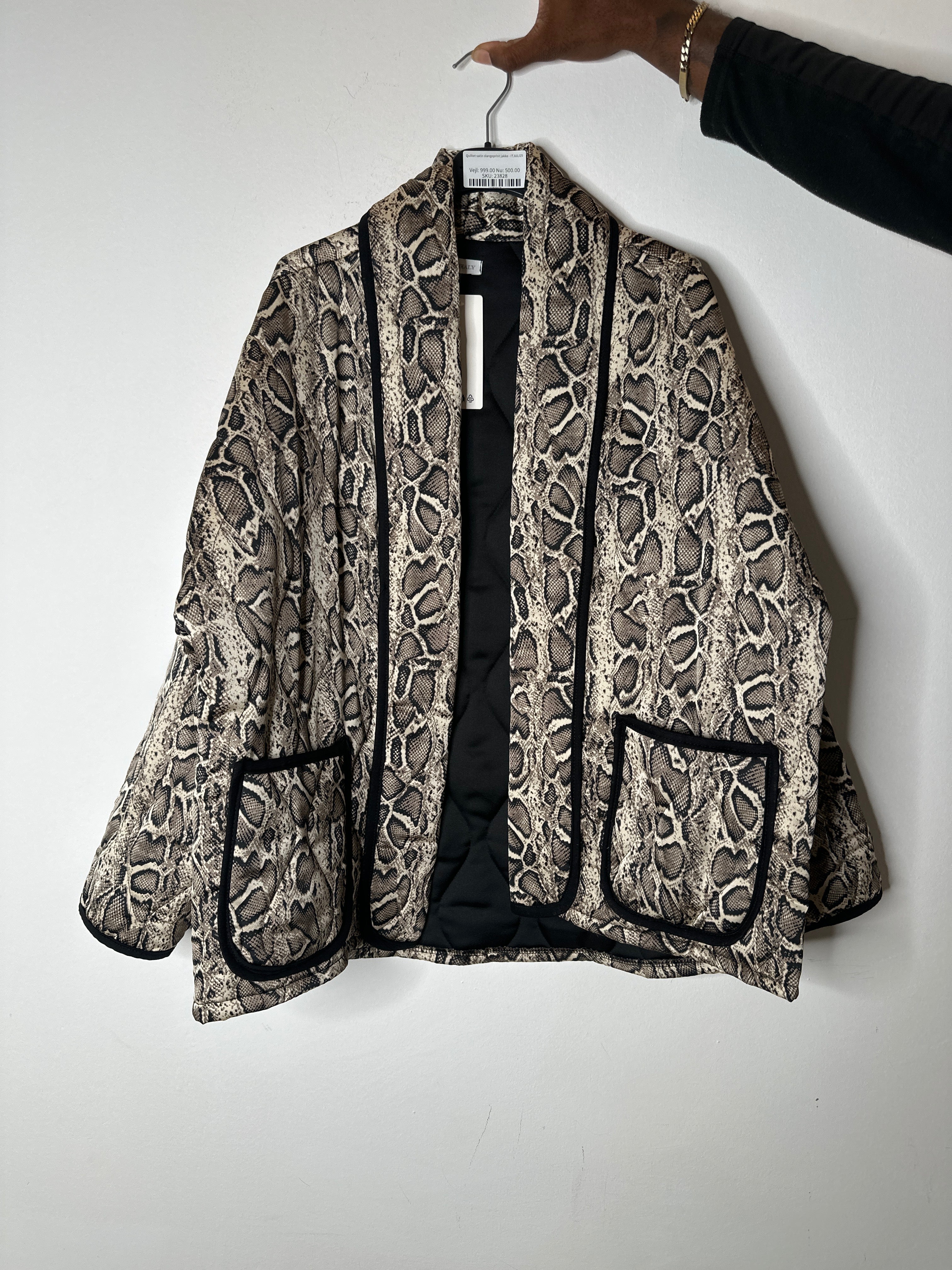 Quiltet satin slangeprint jakke - ITJULI25 by 5 Star