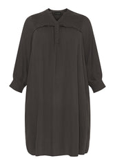 No. 1. By Ox Kjole med smock-overdel og 3/4-ærmer smock-manchetter by No. 1. By Ox