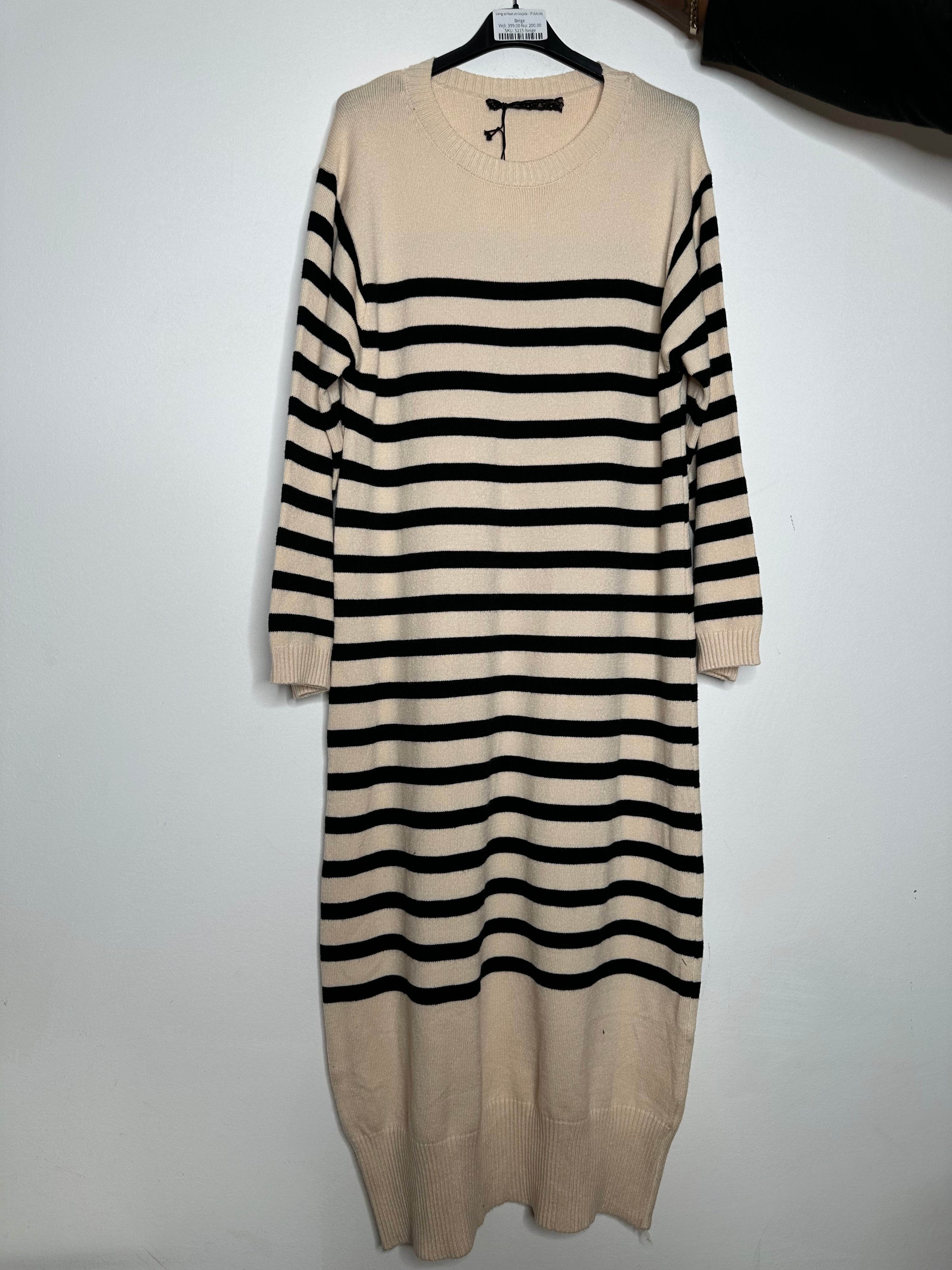 Lang stribet strikkjole - ITJULI25 by Z-Studio