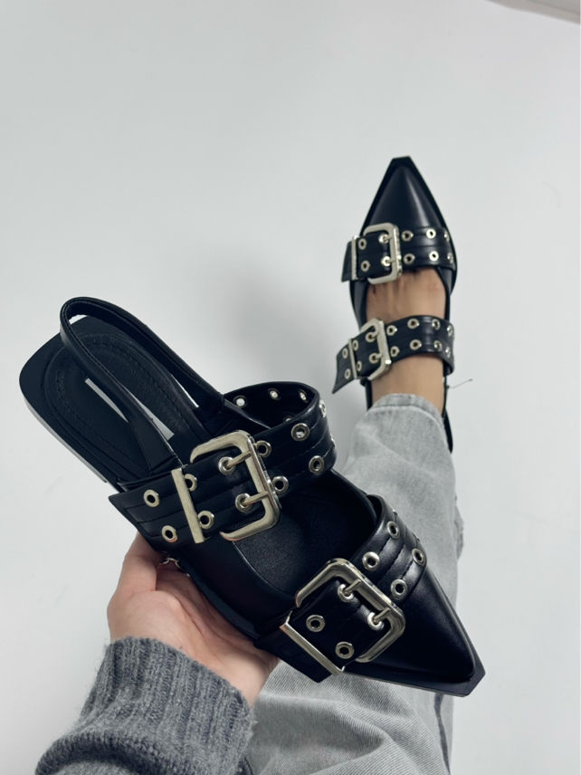 Spidse ballerinaer med studs by Gioa