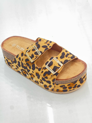 Plateau sandaler med studs by Gioa