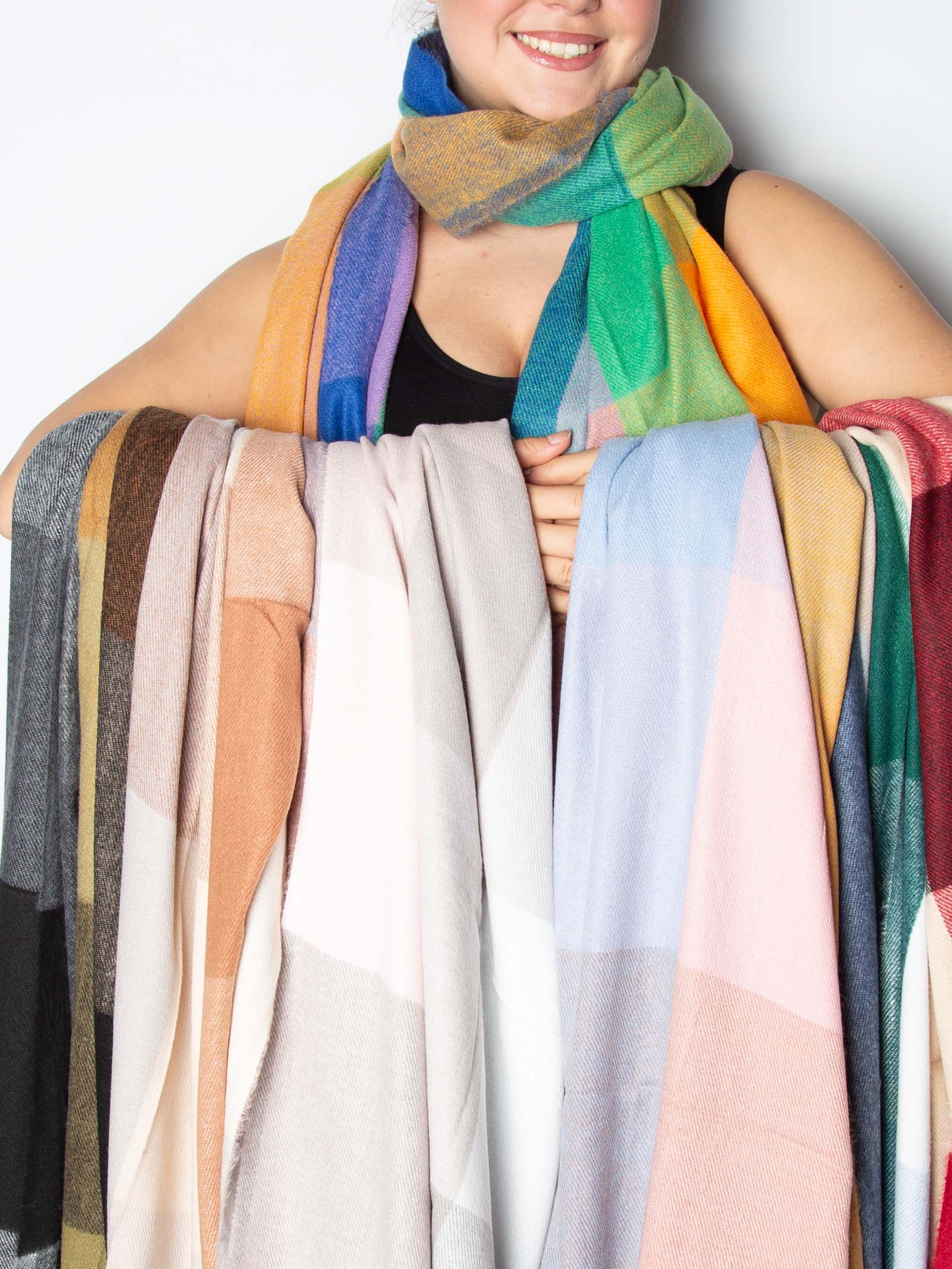 Ternet tørklæde med fryns - Tilfældig farve - ITSEP24 by Krone 1