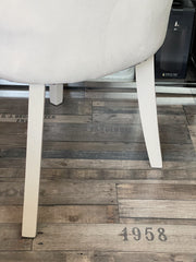 Spisestole med løve træben ensfarvet champagne by Krone 1