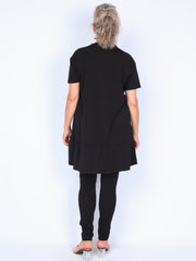 Que black T-shirt with frill