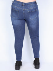 Plus size jeans with classic fit shape details