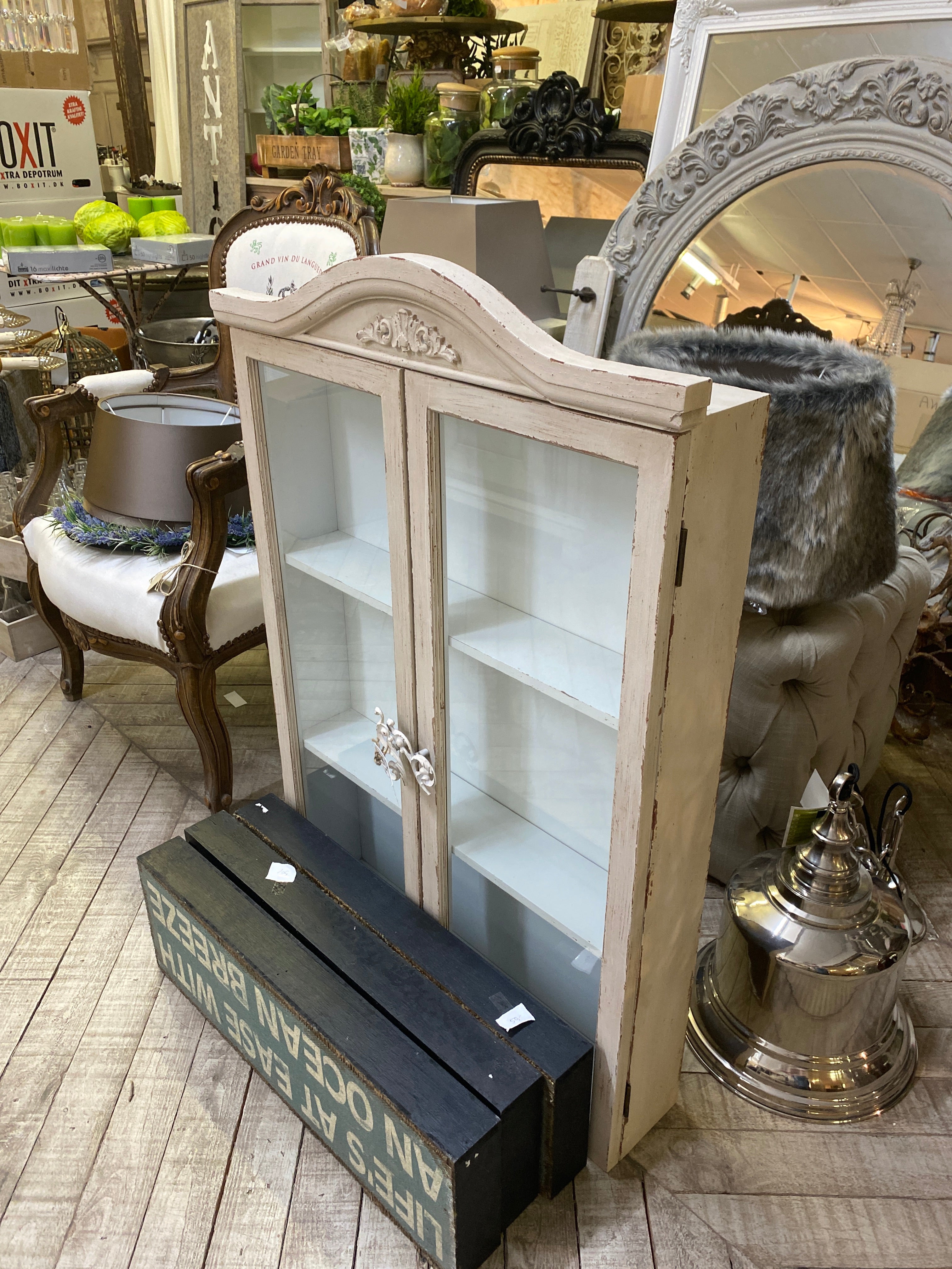 Lille skab by Chic Antique