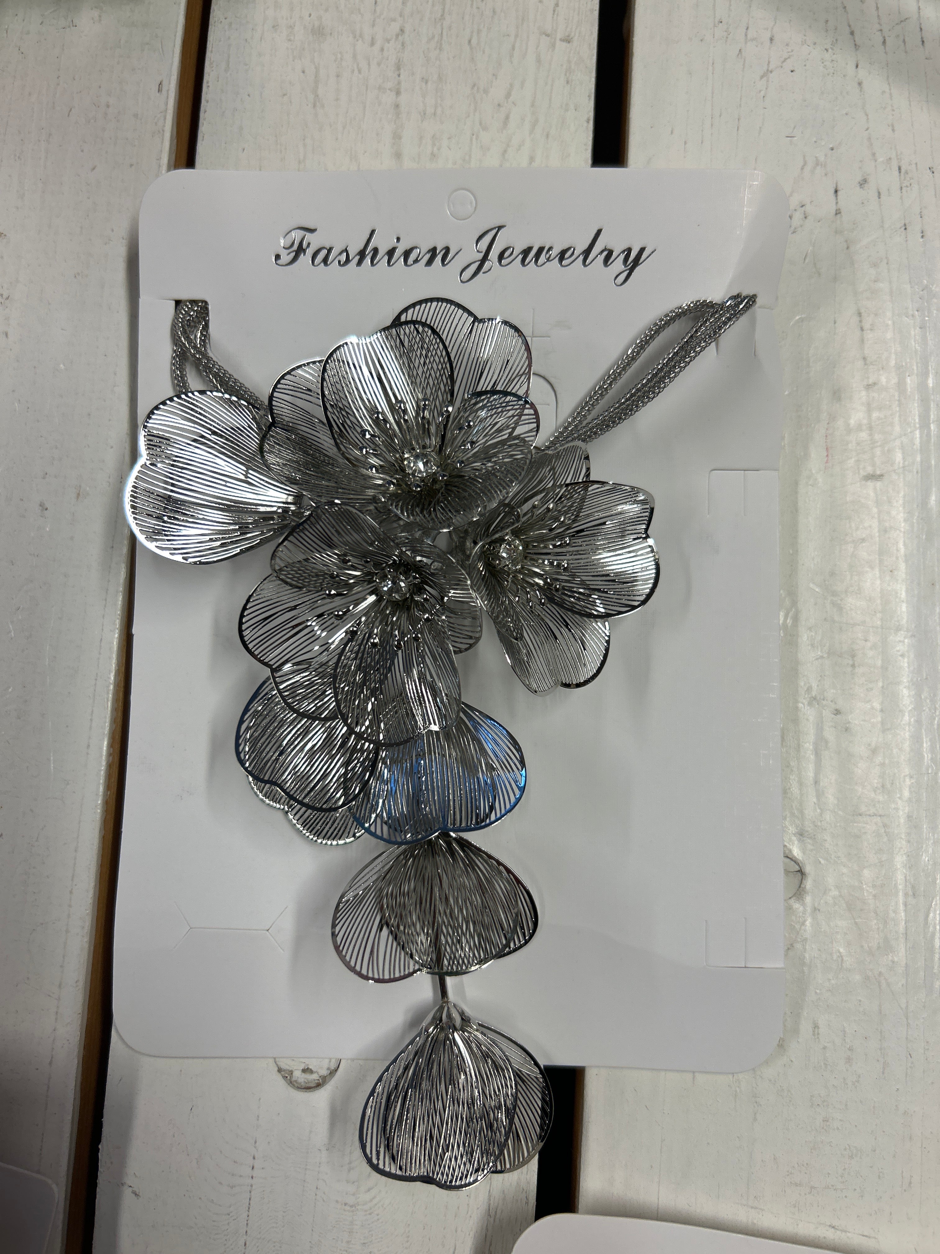 Halskæde med blomster by Krone 1