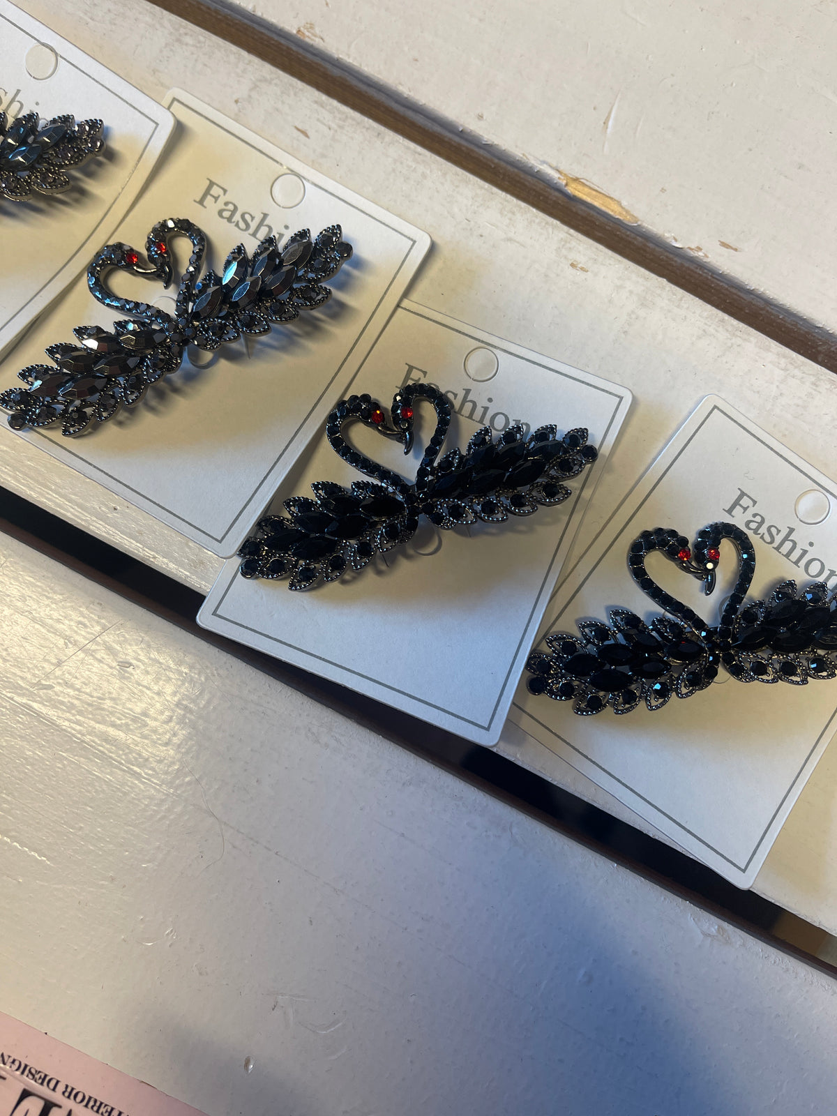 Bling broche svane by Krone 1