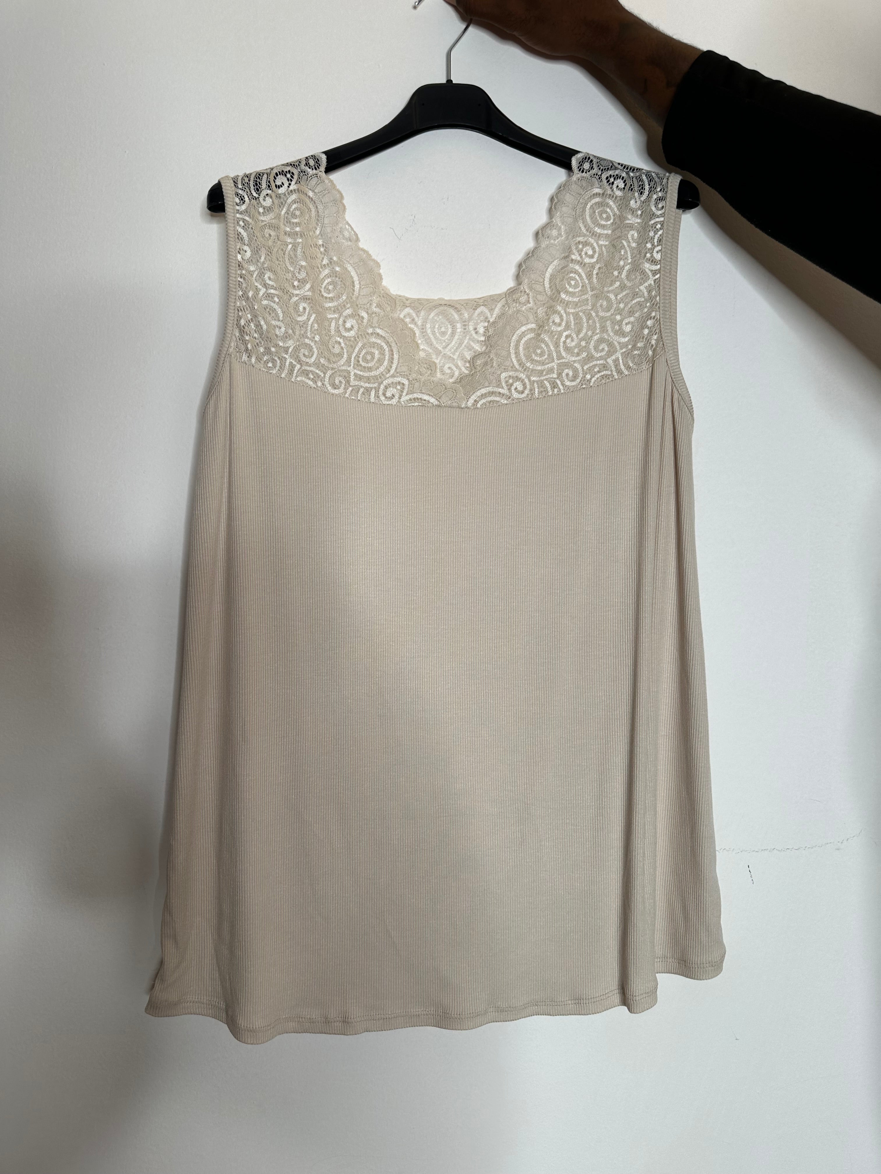 Top med v blonde - ITJULI25