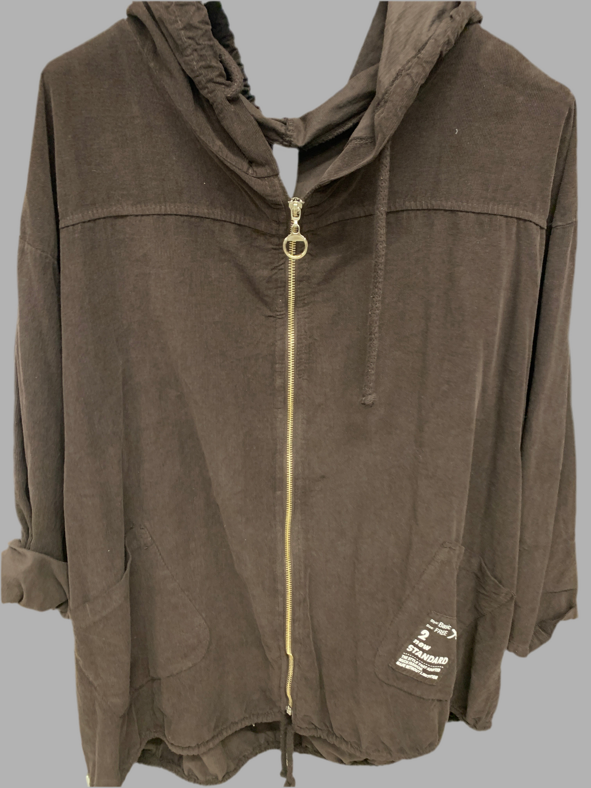 Fløjs hoodie med lynlås og detalje på lomme