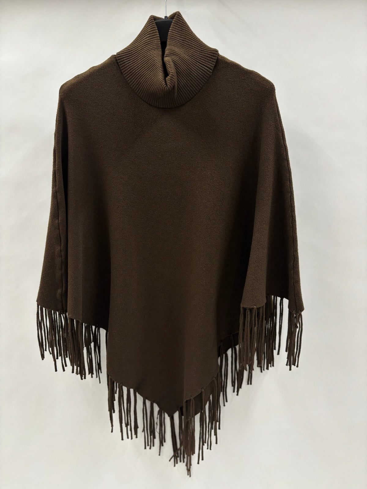 Brun Strikponcho