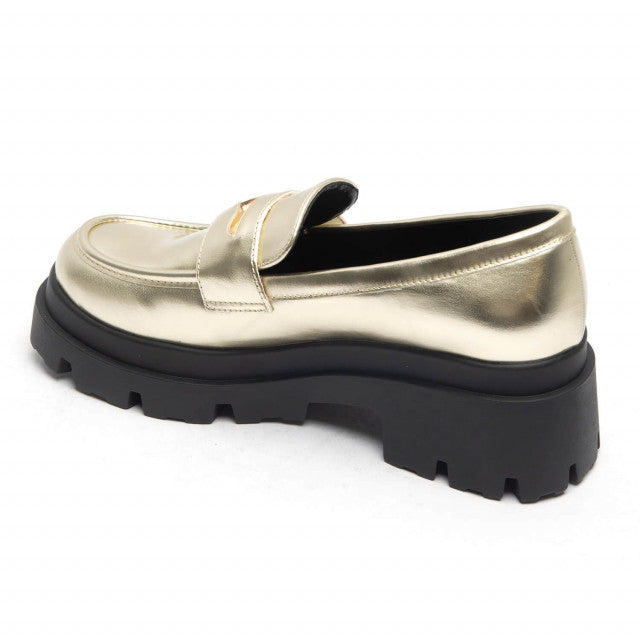 Chunky loafers