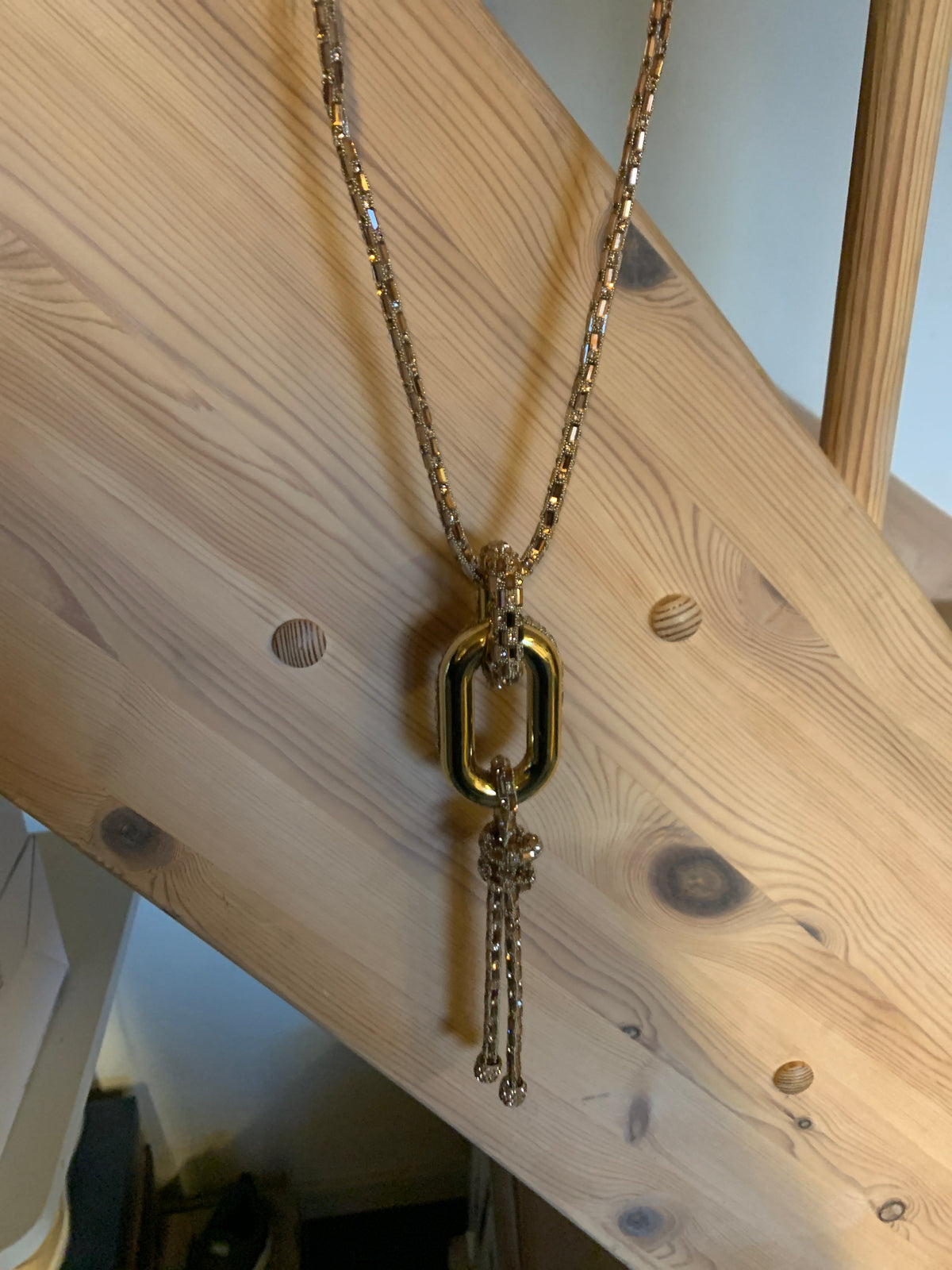 Halskæde med chain detalje - Guld by Krone 1