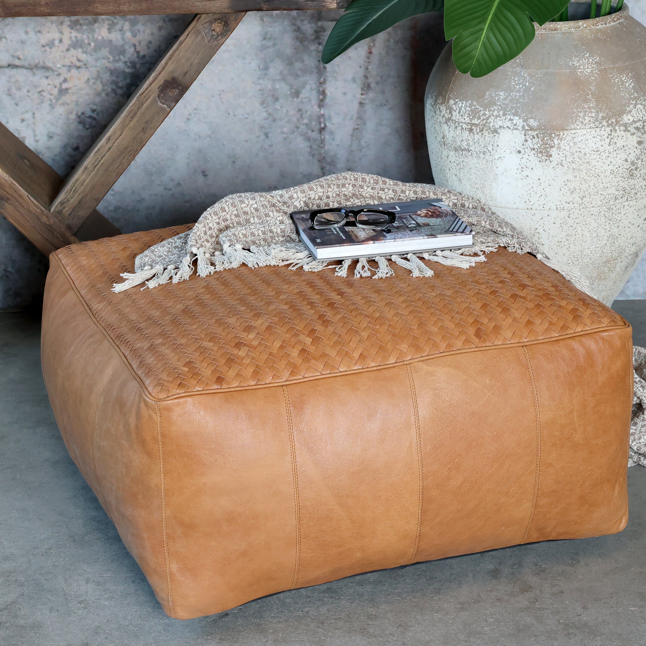 Loungepuf i læder, H35/L75/B75 cm cognac