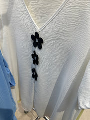 T-shirt med blomster og bling - Brystmål 124cm - Viskose Polyester