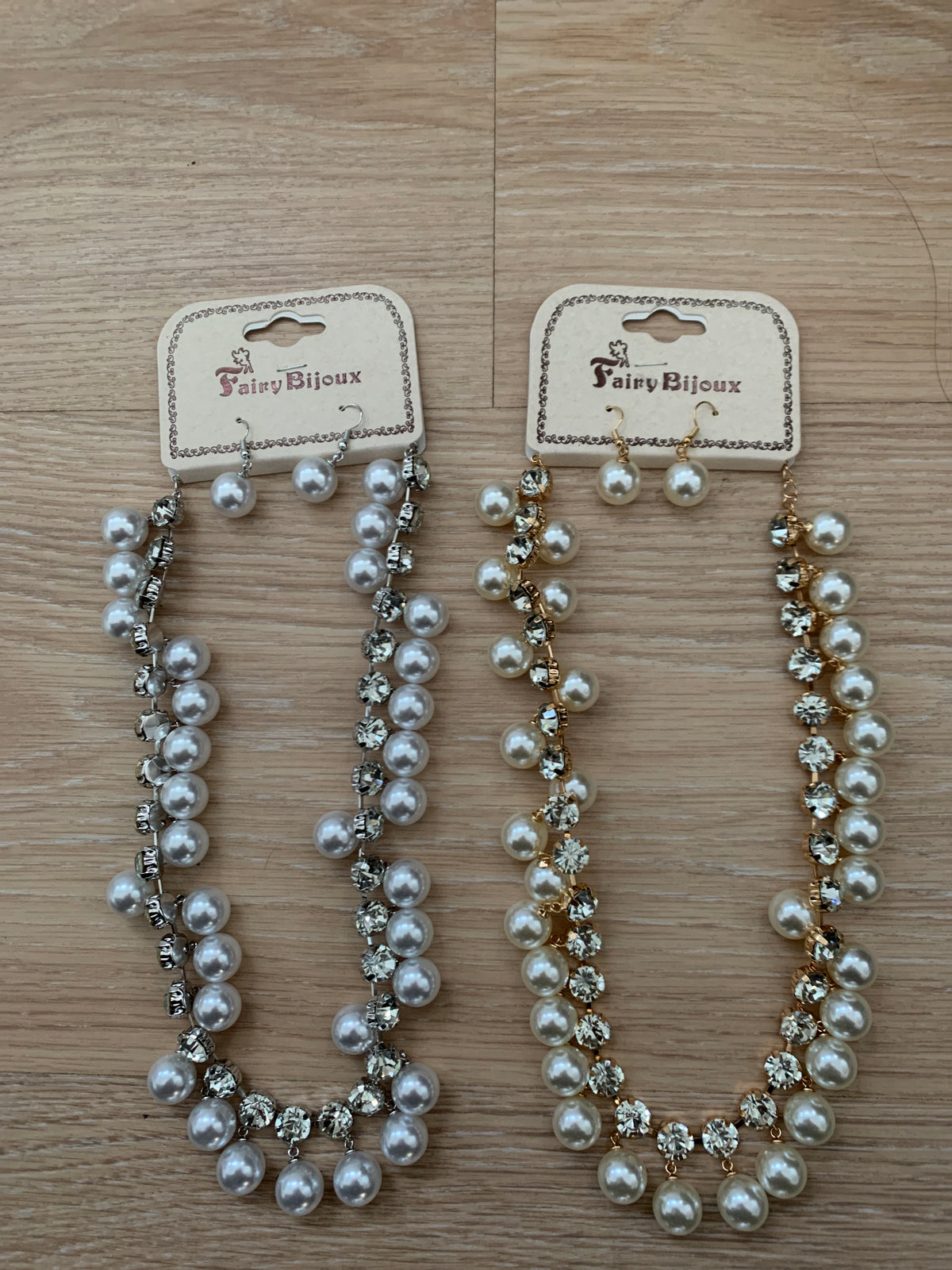 Perle halskæde med sten + perle øreringe by Krone 1