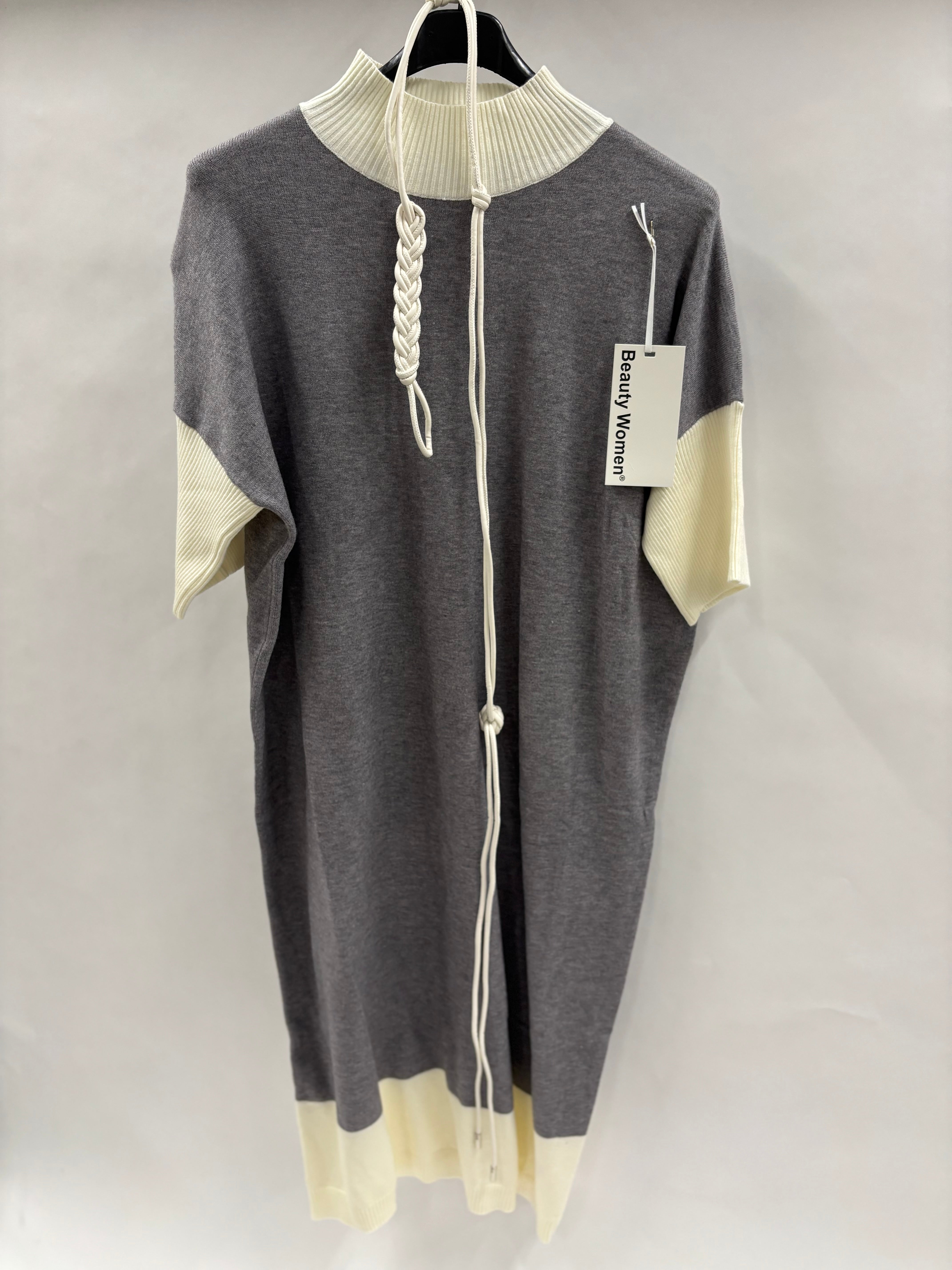 Strikkjole Med Kontraster