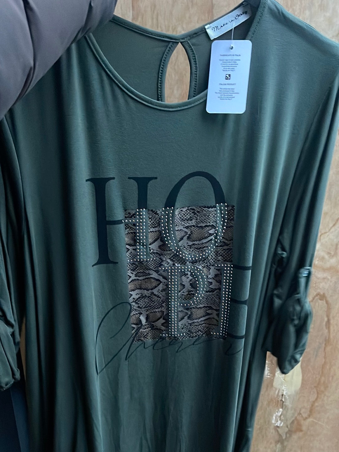 Bluse med hope skrift - Brystmål 130cm