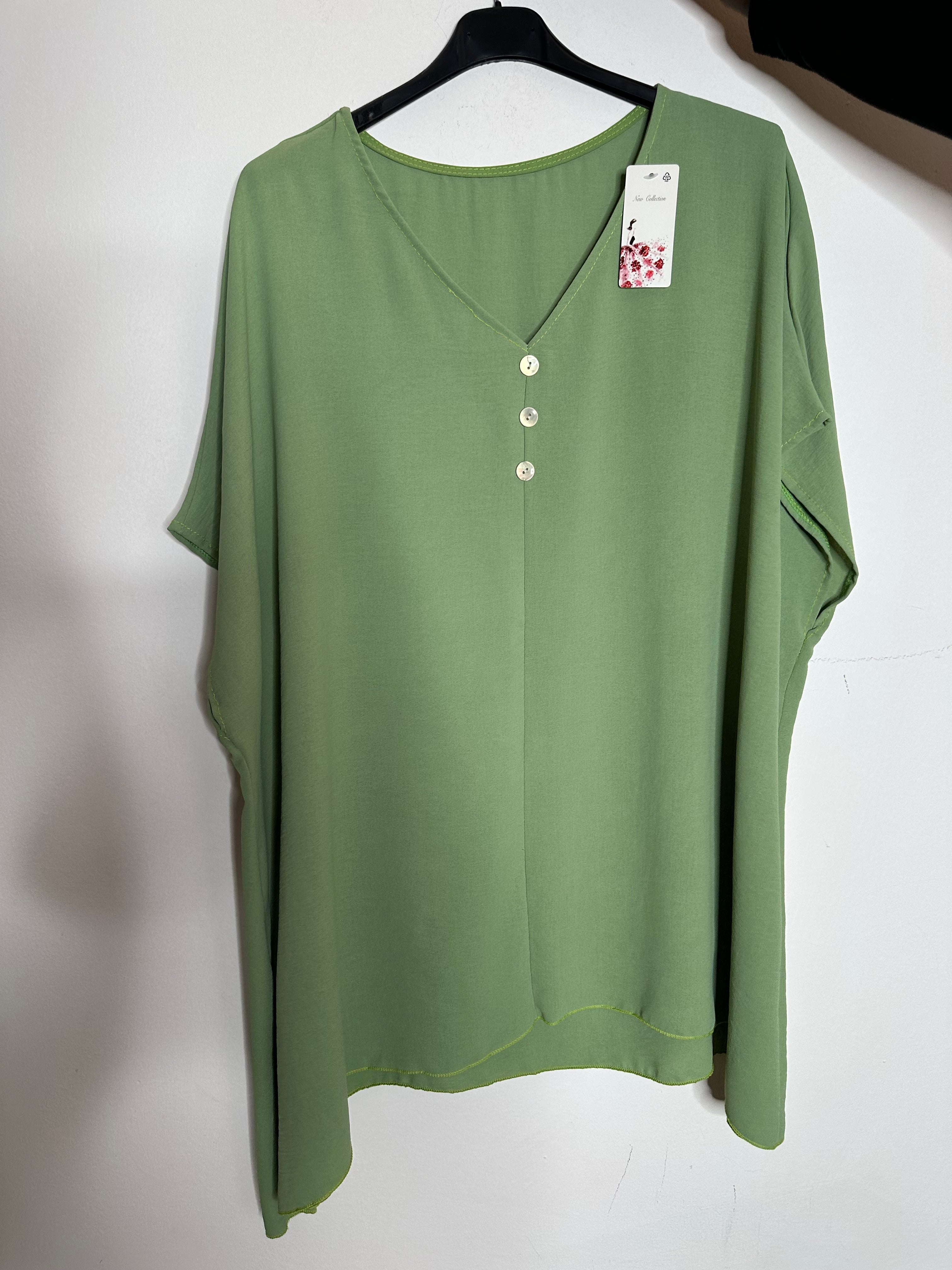 Bluse med knapper - ITJULI25