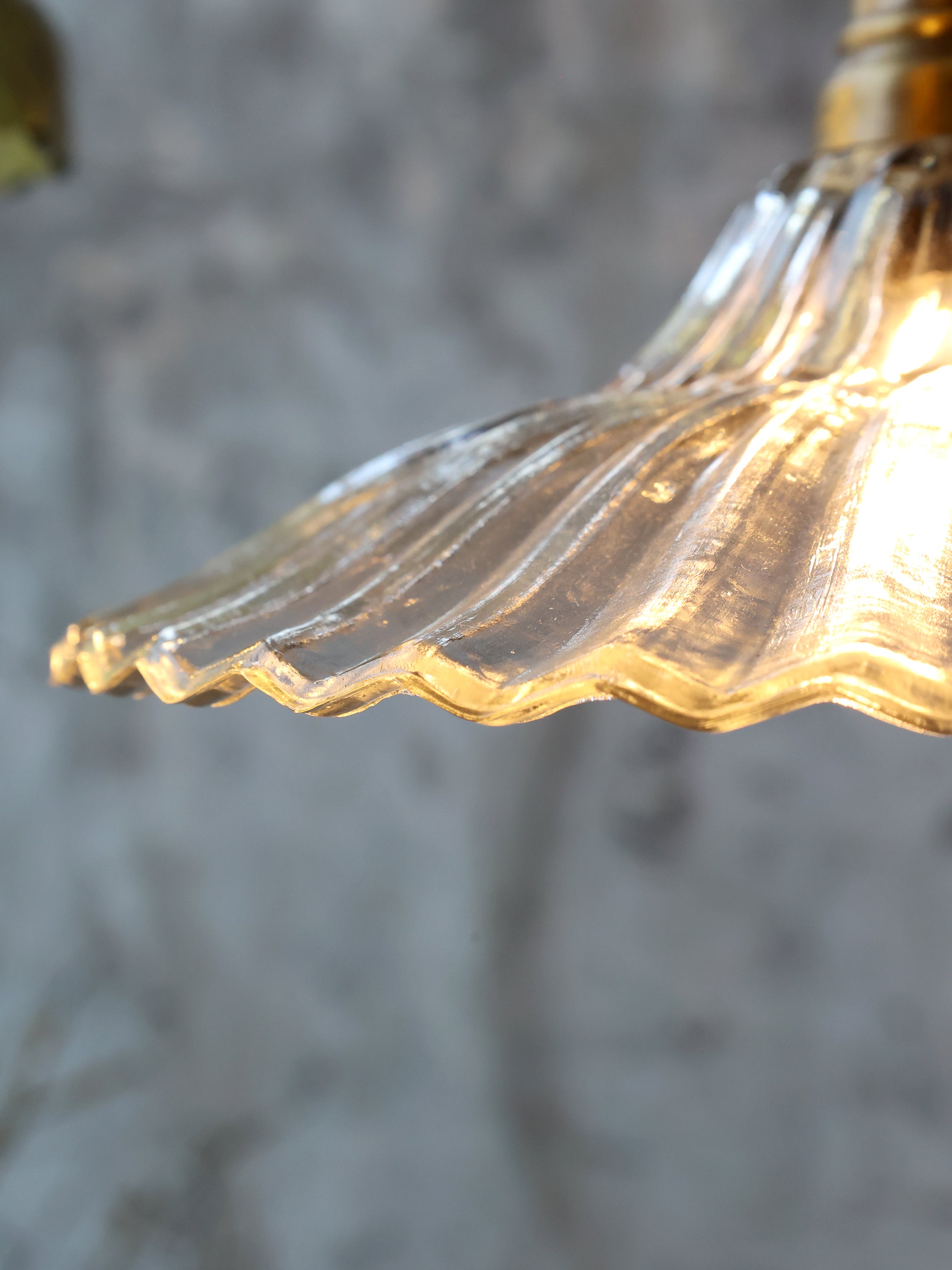 Lampe m. messingtop, H14/Ø26 cm klar