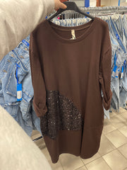 Sweatshirtkjole med pailletter og opsmøg