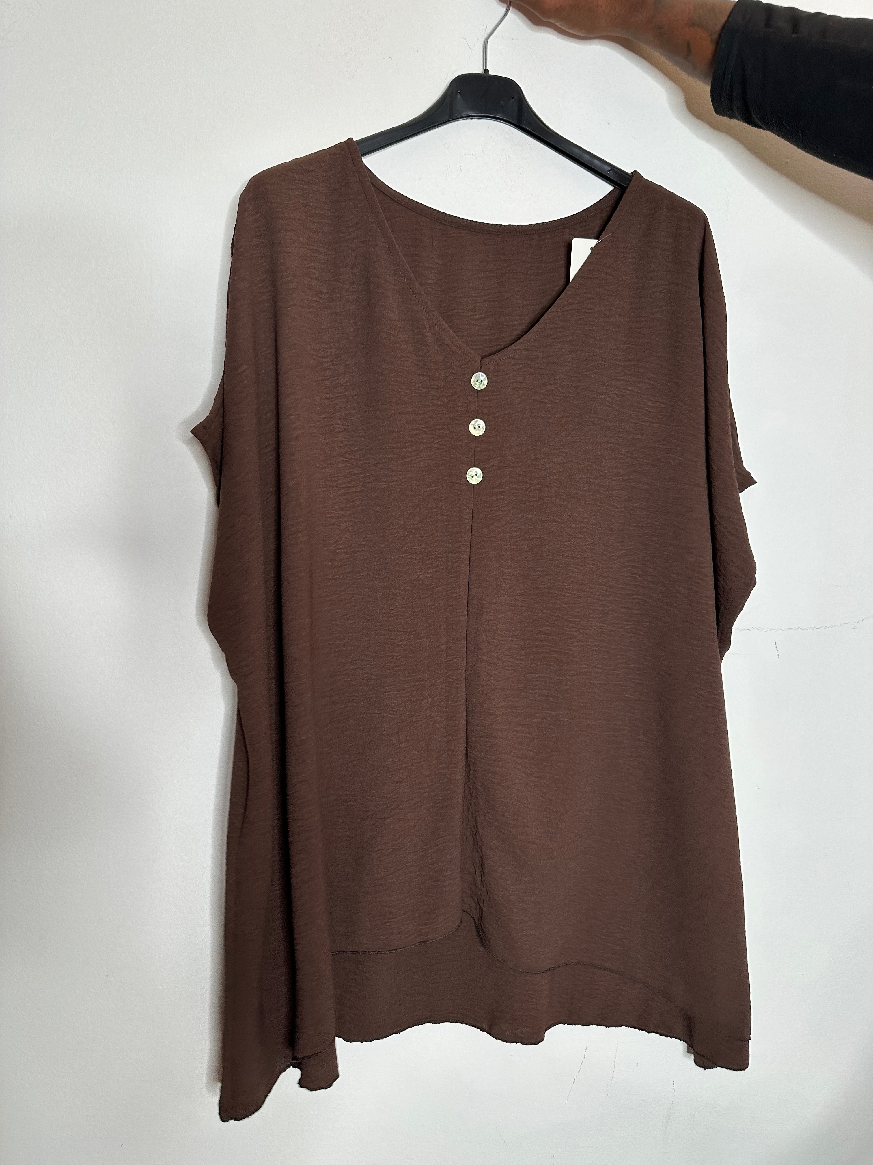 Bluse med knapper - ITJULI25