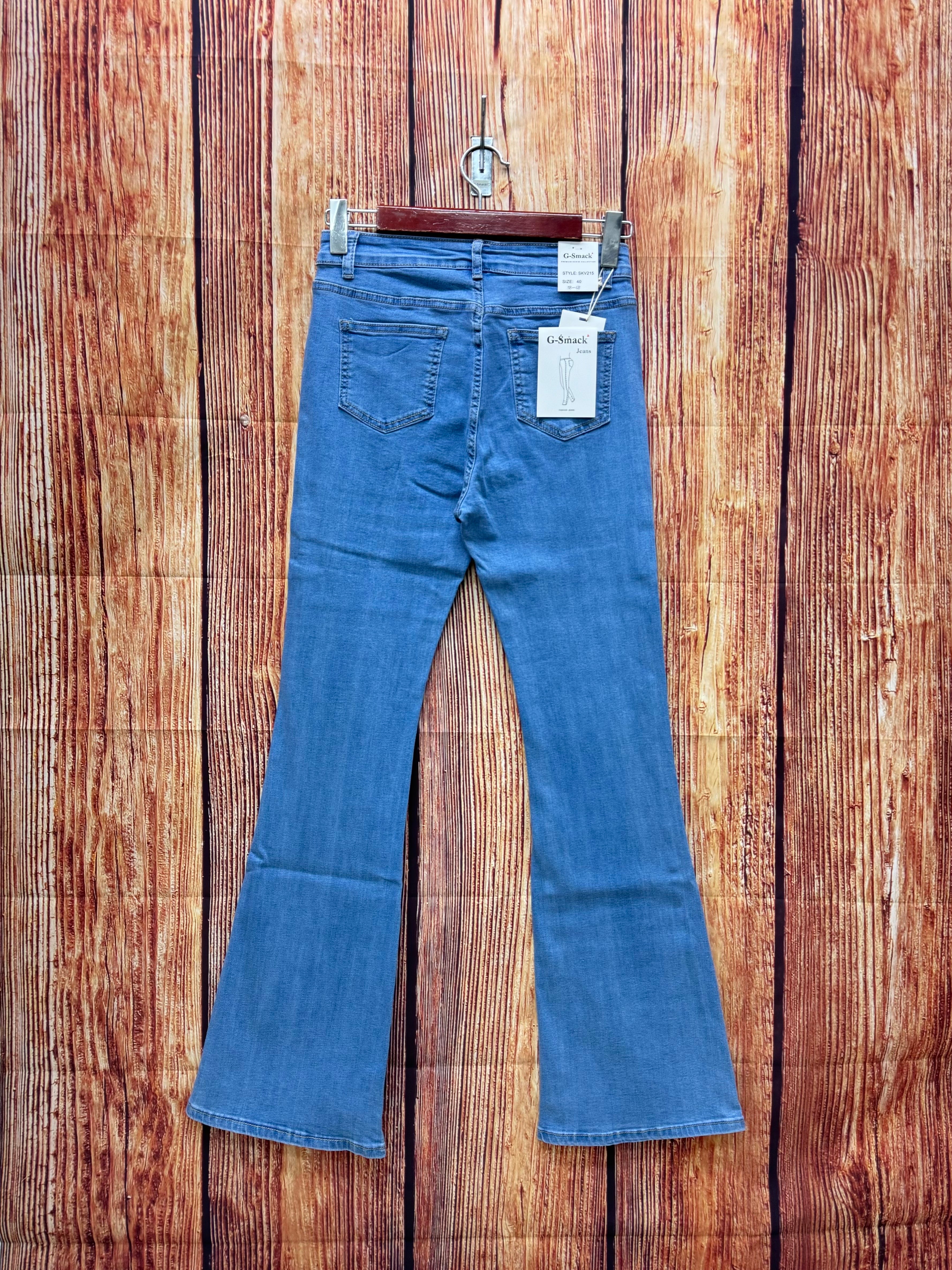 Lysvasket bootcut jeans