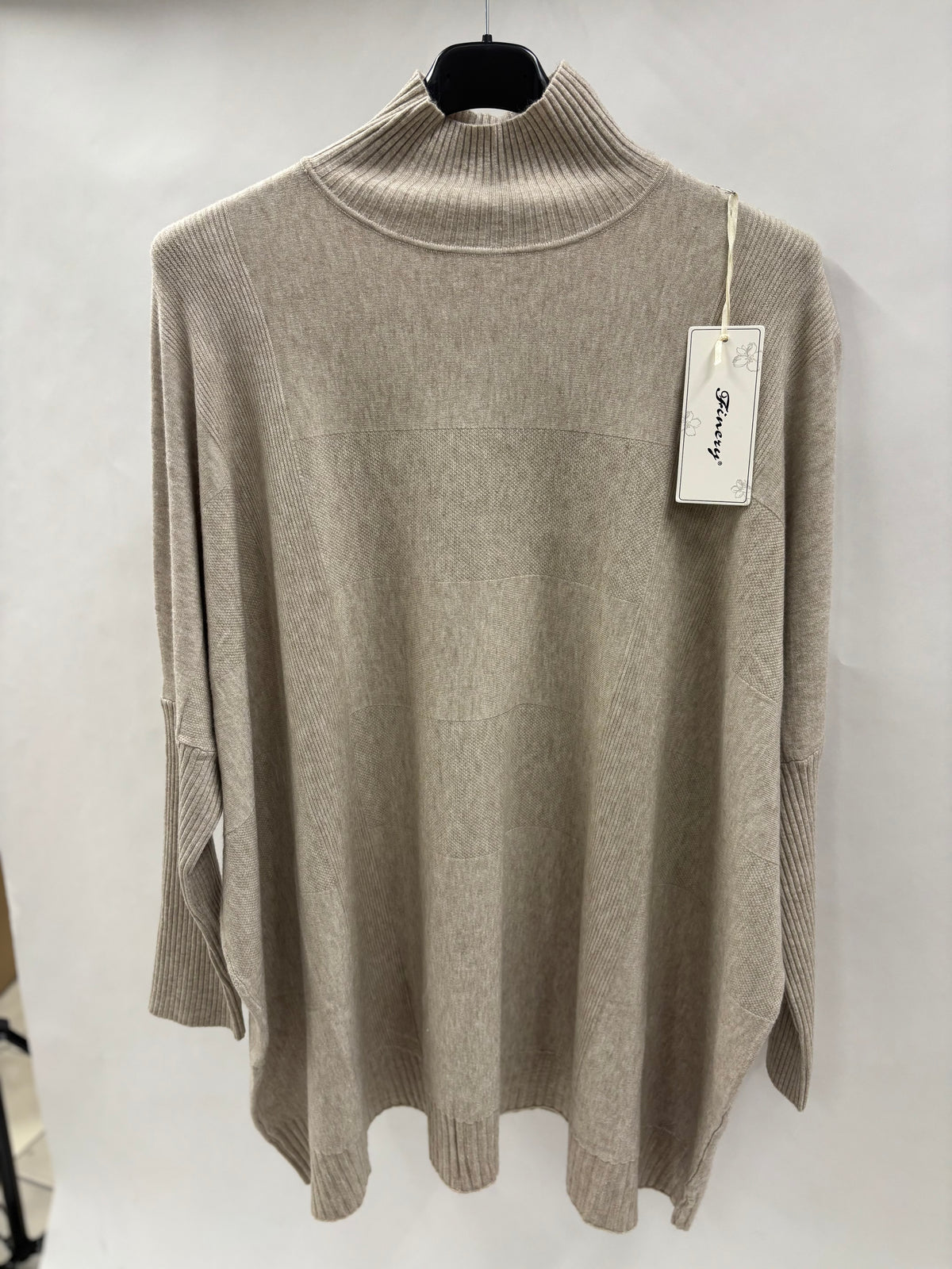 Højhalset Striktrøje