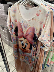 Minnie T-shirt med multi mønster - Brystmål 130cm - Preorder by D1