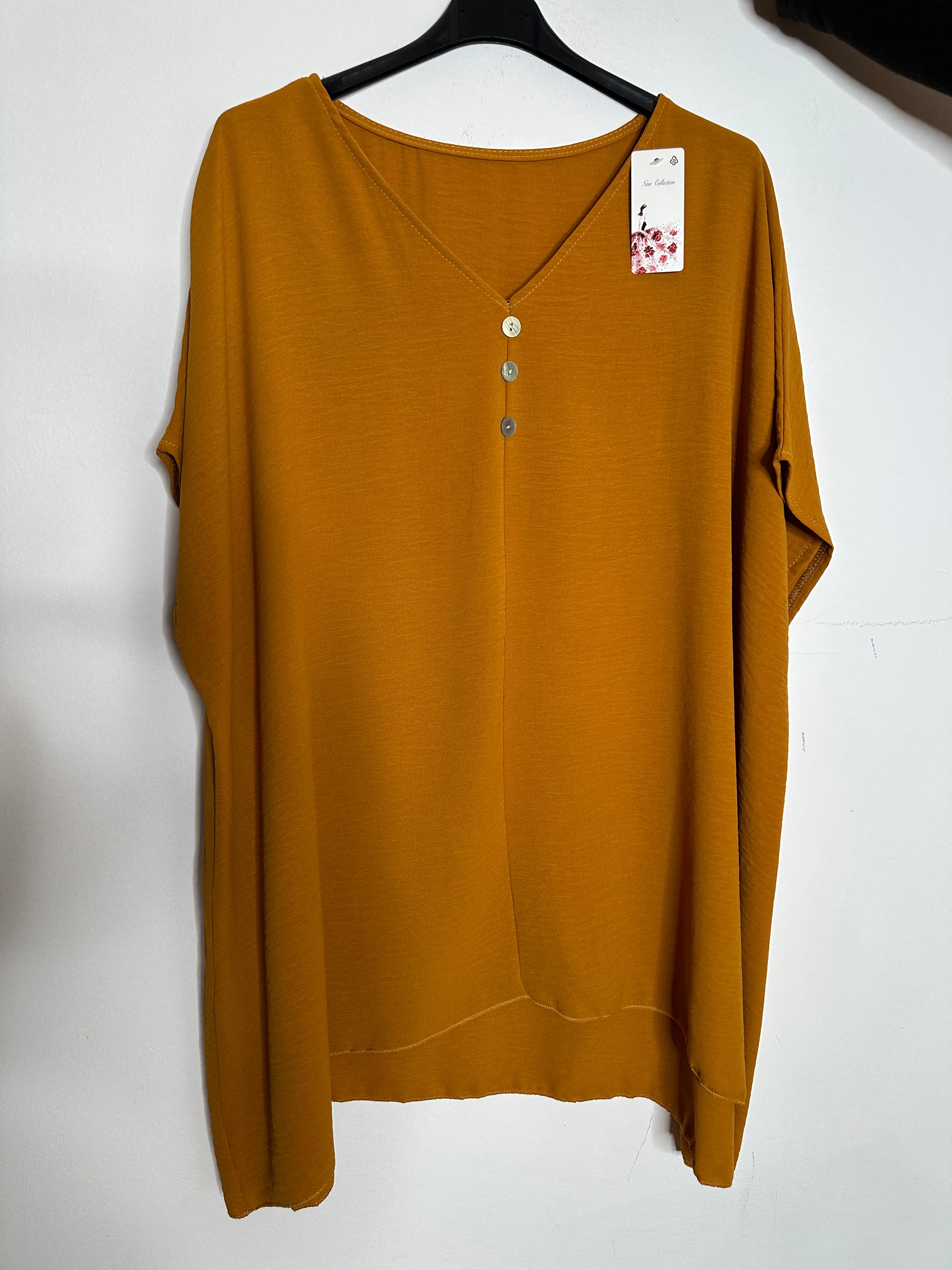 Bluse med knapper - ITJULI25