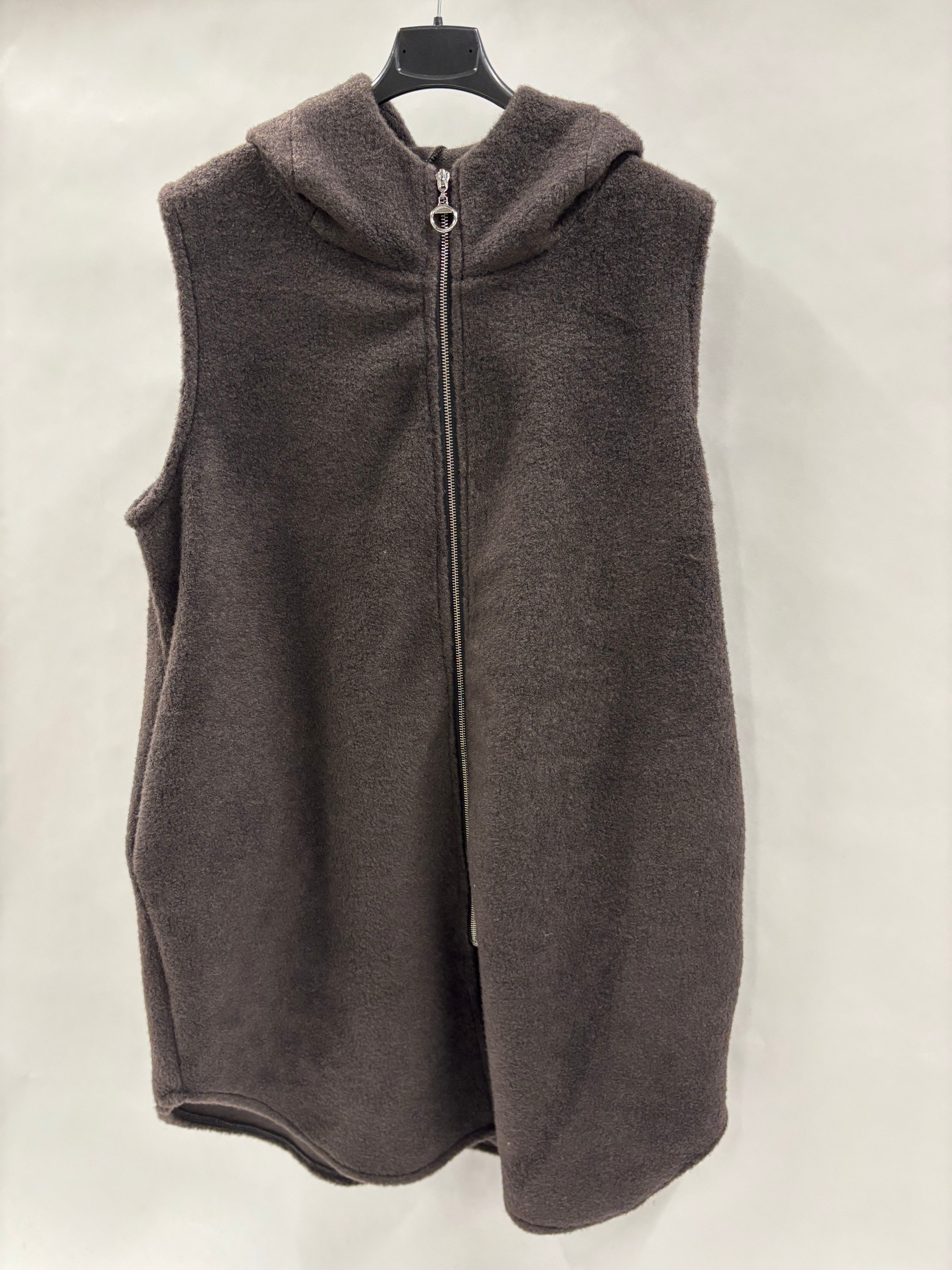 Lang Pelset Vest, Lynlås