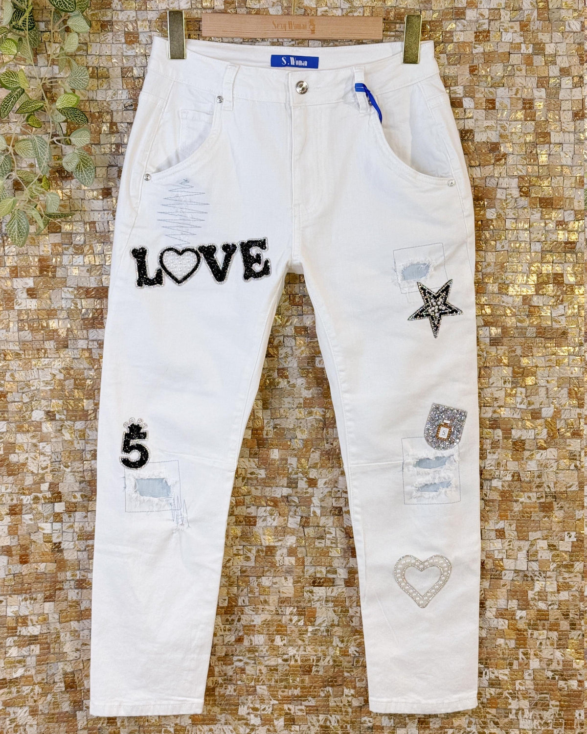 Hvide jeans med love og patches - ITFEB25