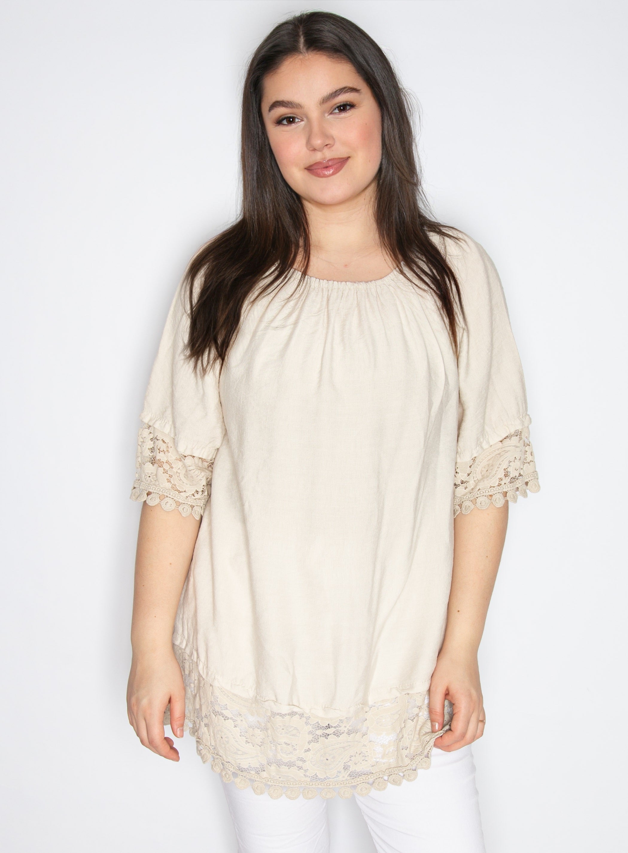 Bluse med blonde border - ITFEB25