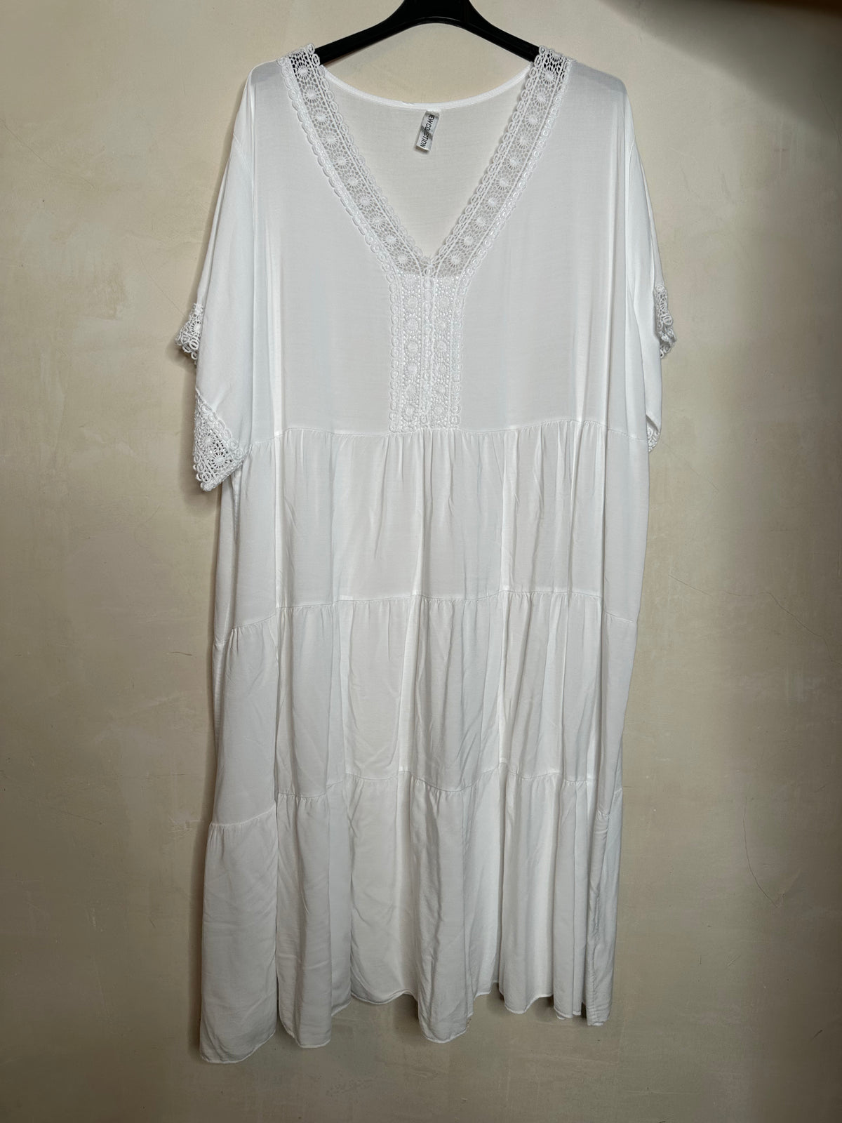 Kjole med hæklet detaljer - Brystmål 130cm - Viskose by Miss Moon