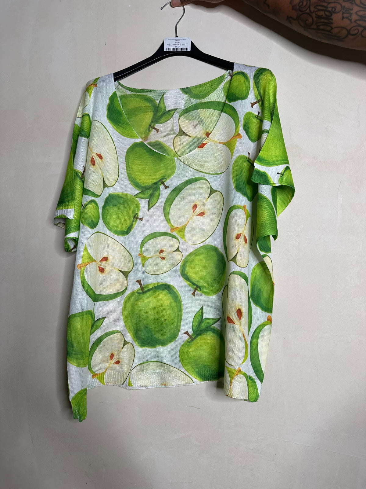 Sommerstrik t shirt med æbler - ITMAJ25 by Ohlala