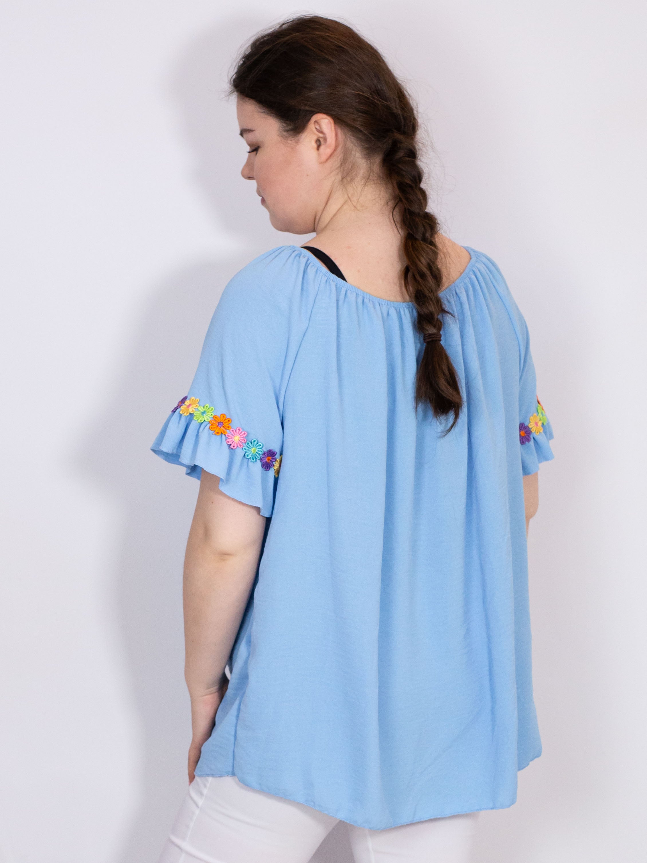 Bluse med multi blomster - Brystmål 130cm - Ingen returret