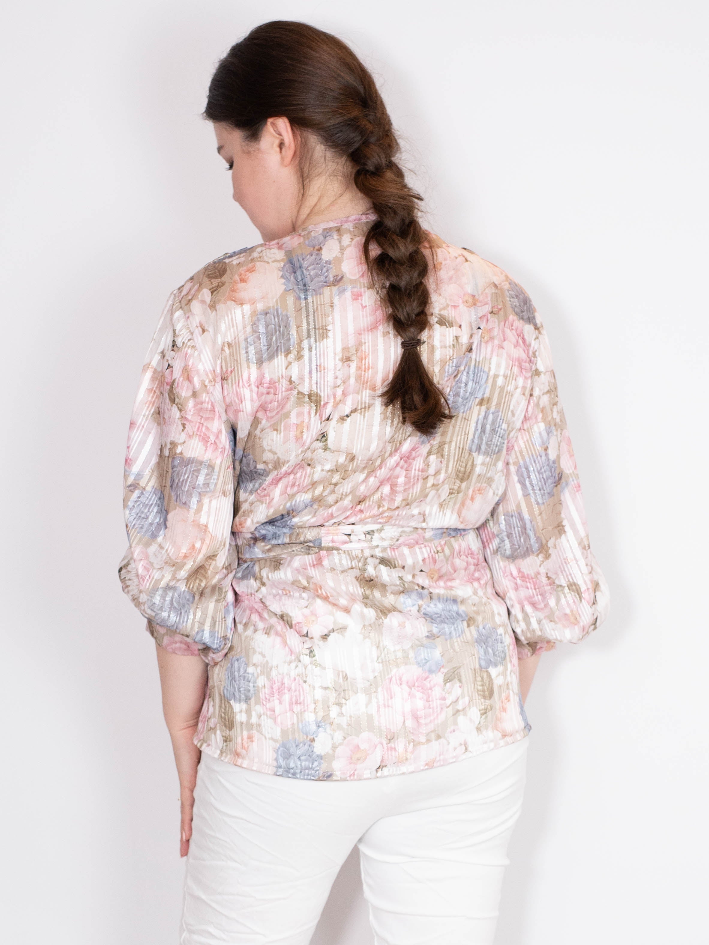 Wrap bluse med rose print