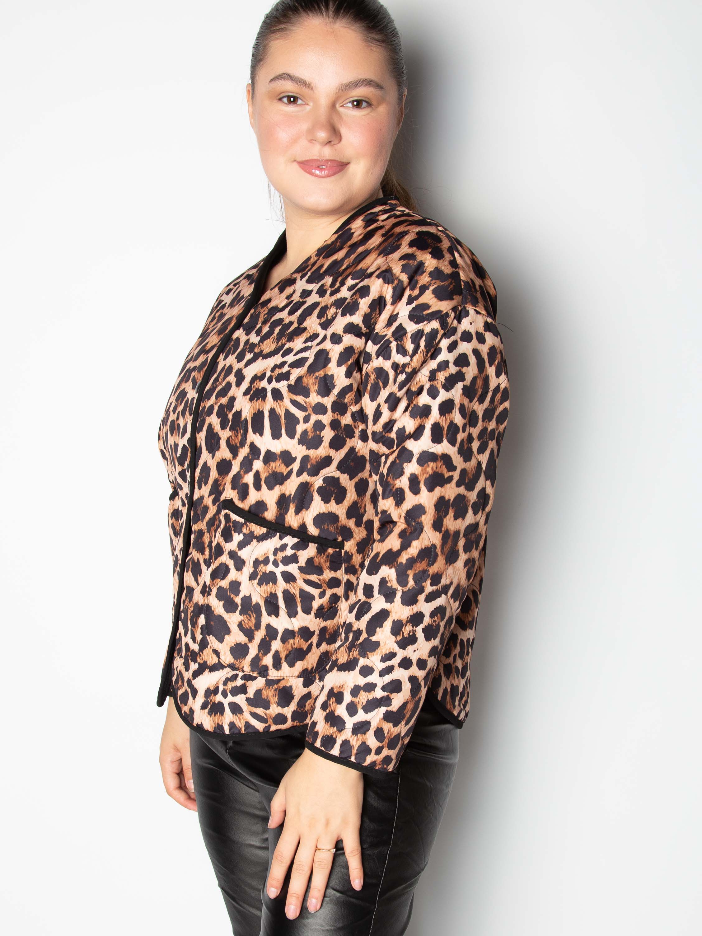 Leopard vatteret kort jakke - ITSEP24