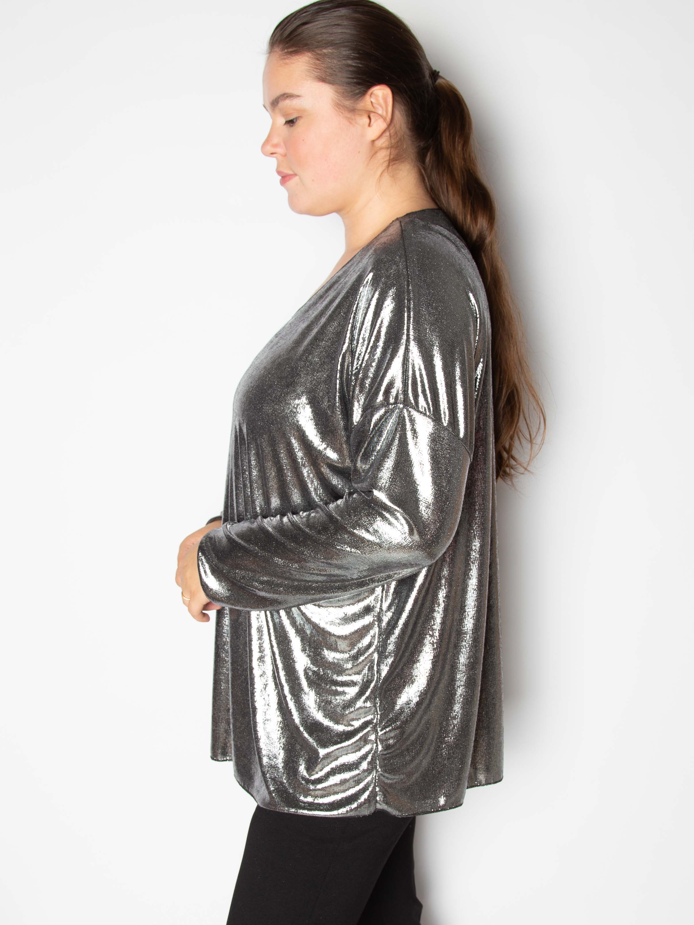 Shiny bluse med v udskæring  - ITSEP24