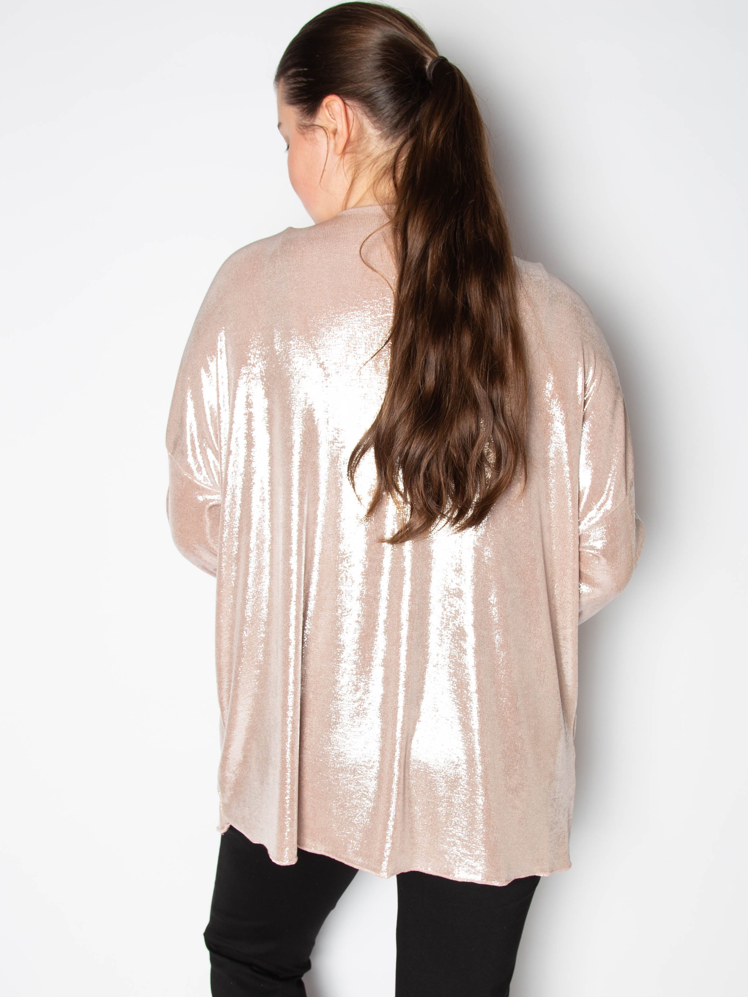 Shiny bluse med v udskæring  - ITSEP24