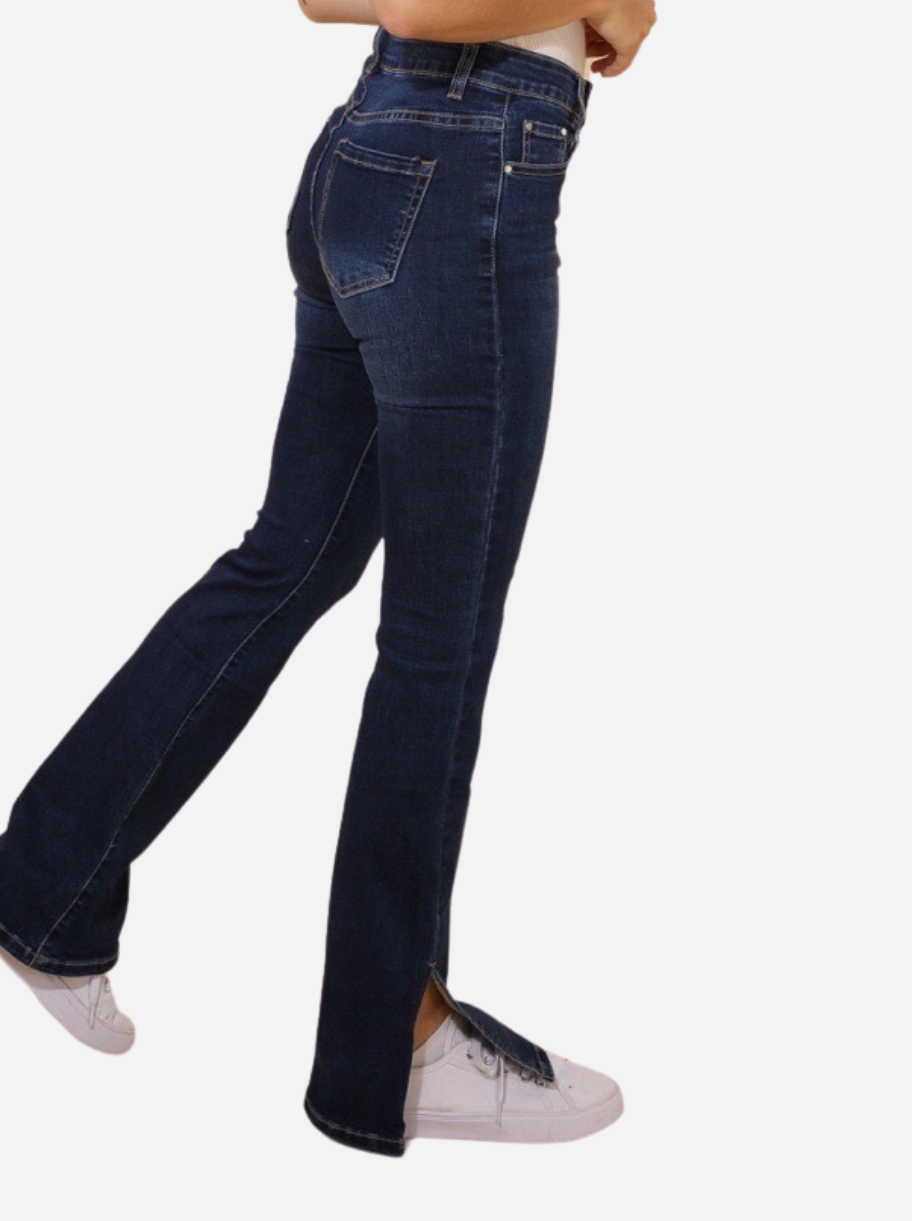 Jeans med bootcut og slids darkwash