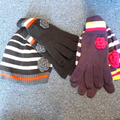 Hat and gloves with flowers