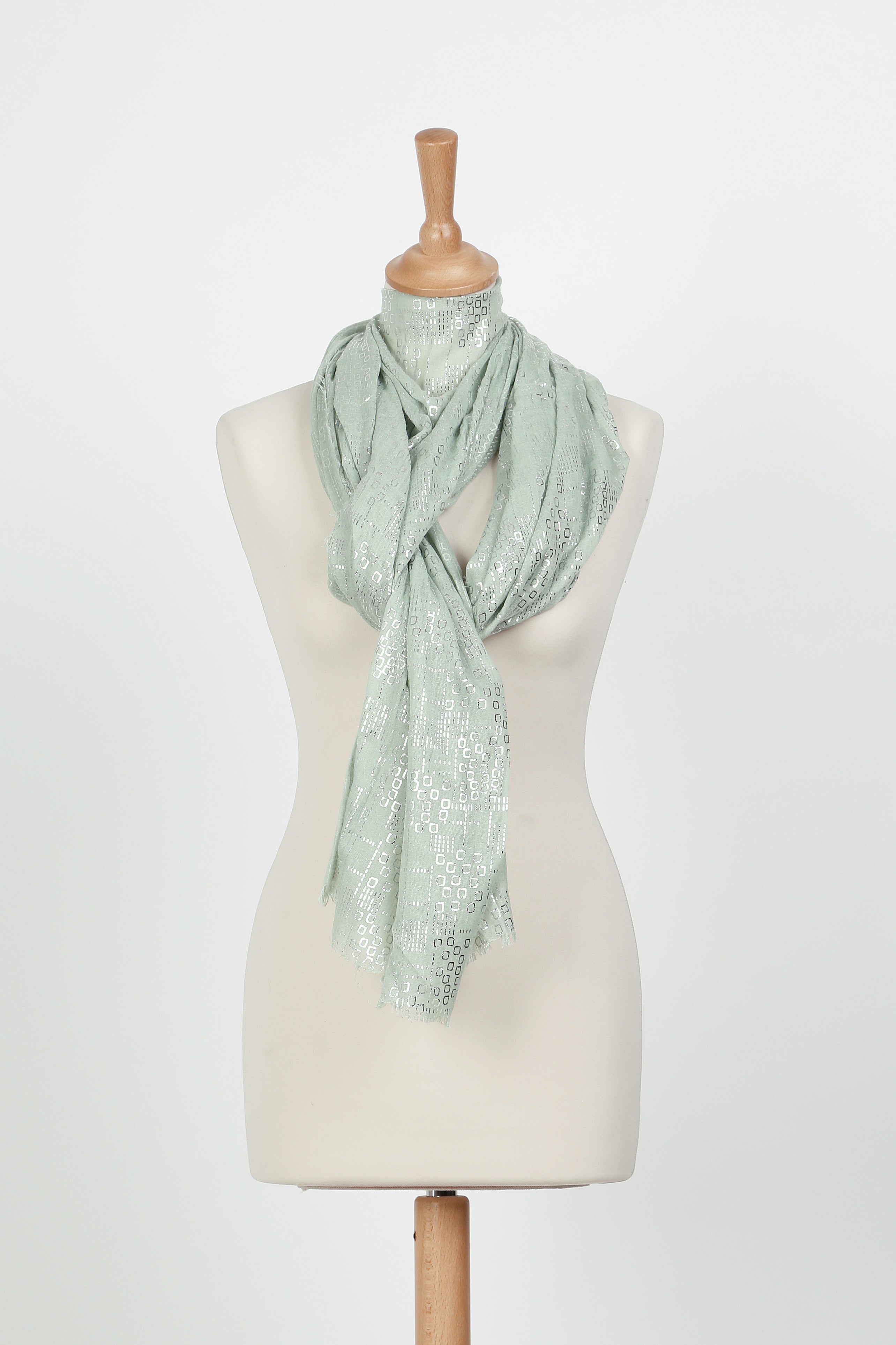 Scarf with silver pattern