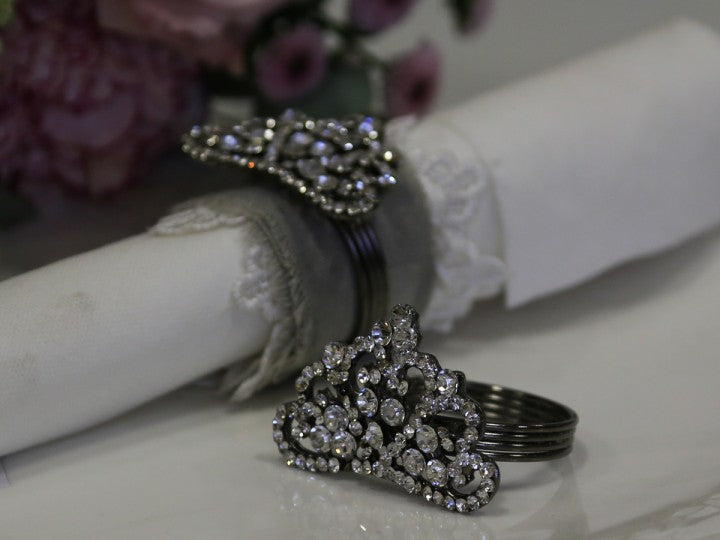 Napkin ring with royal crown