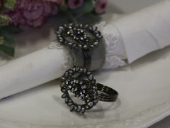 Napkin ring with pearls