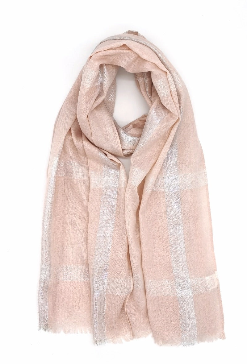 Scarf with silver checks