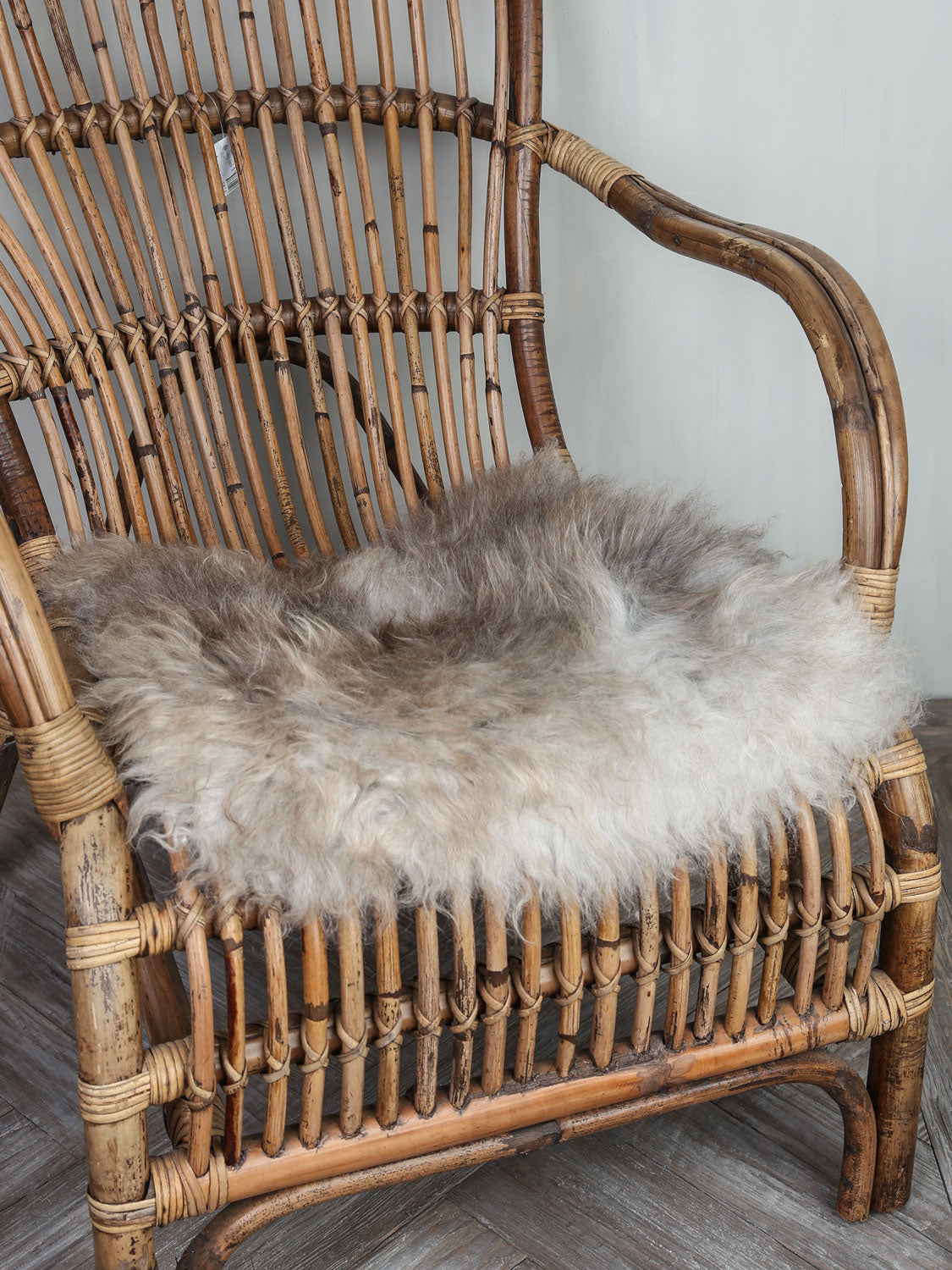 Lambskin for chair with beige details gray