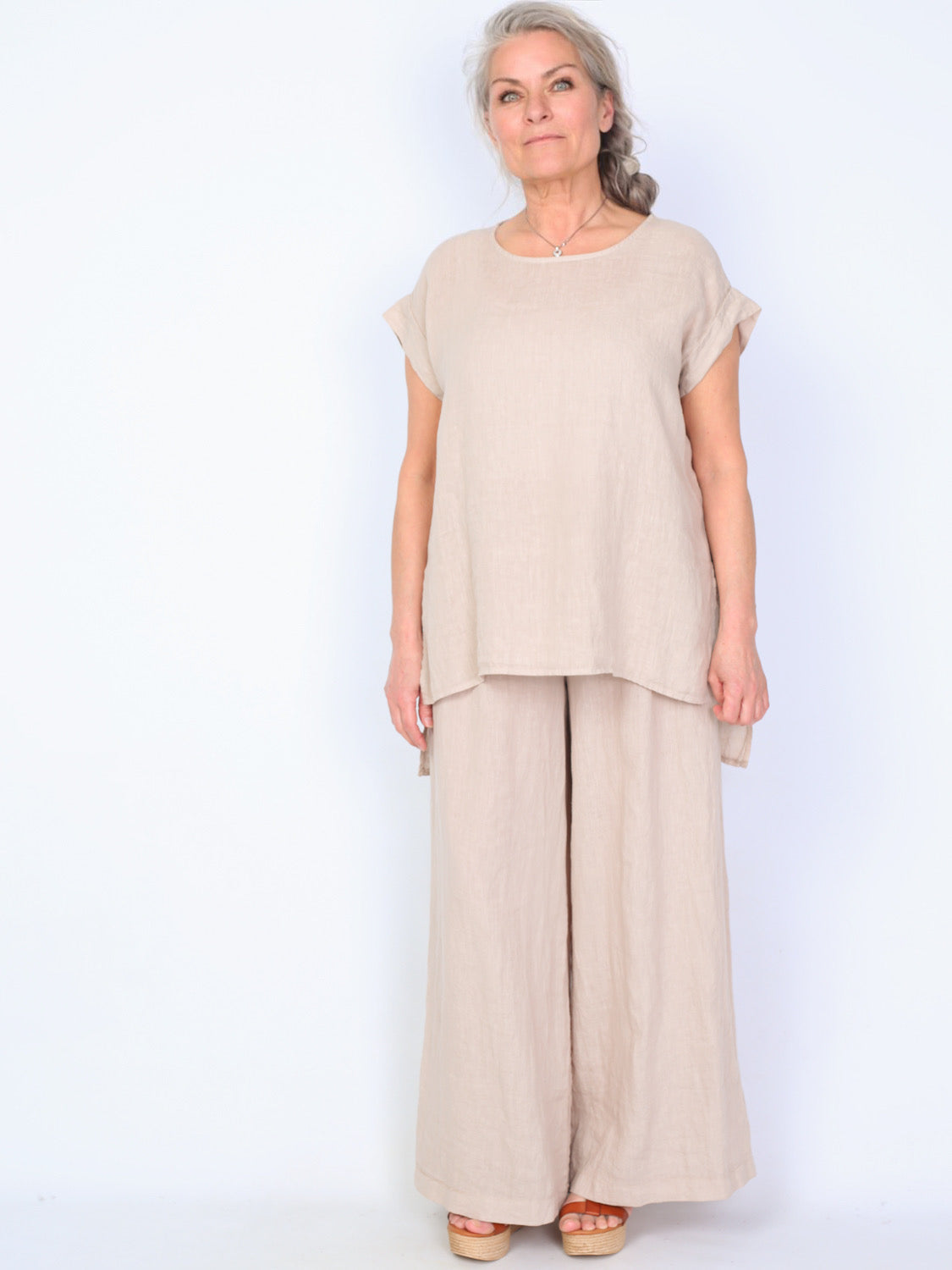 Krone 1 linen blouse with folds at the sleeve